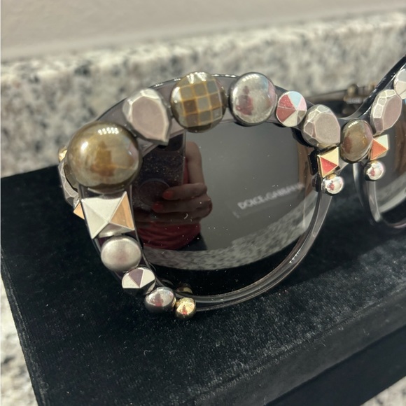 New never worn Authentic Dolce & Gabbana sun glasses in perfect condition. - Picture 3 of 5